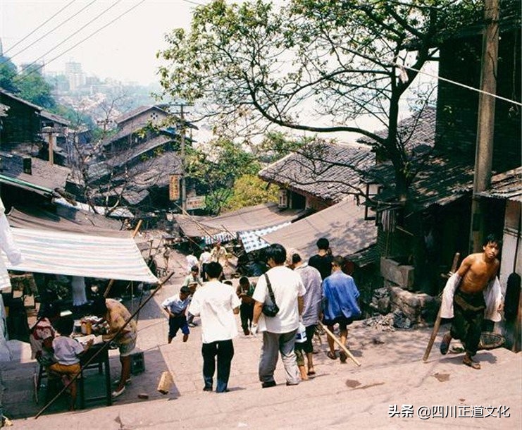 1994年老街石阶上的棒棒